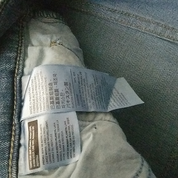 Levi's Women's Size 4 Classic Bootcut Jeans - Picture 5 of 5